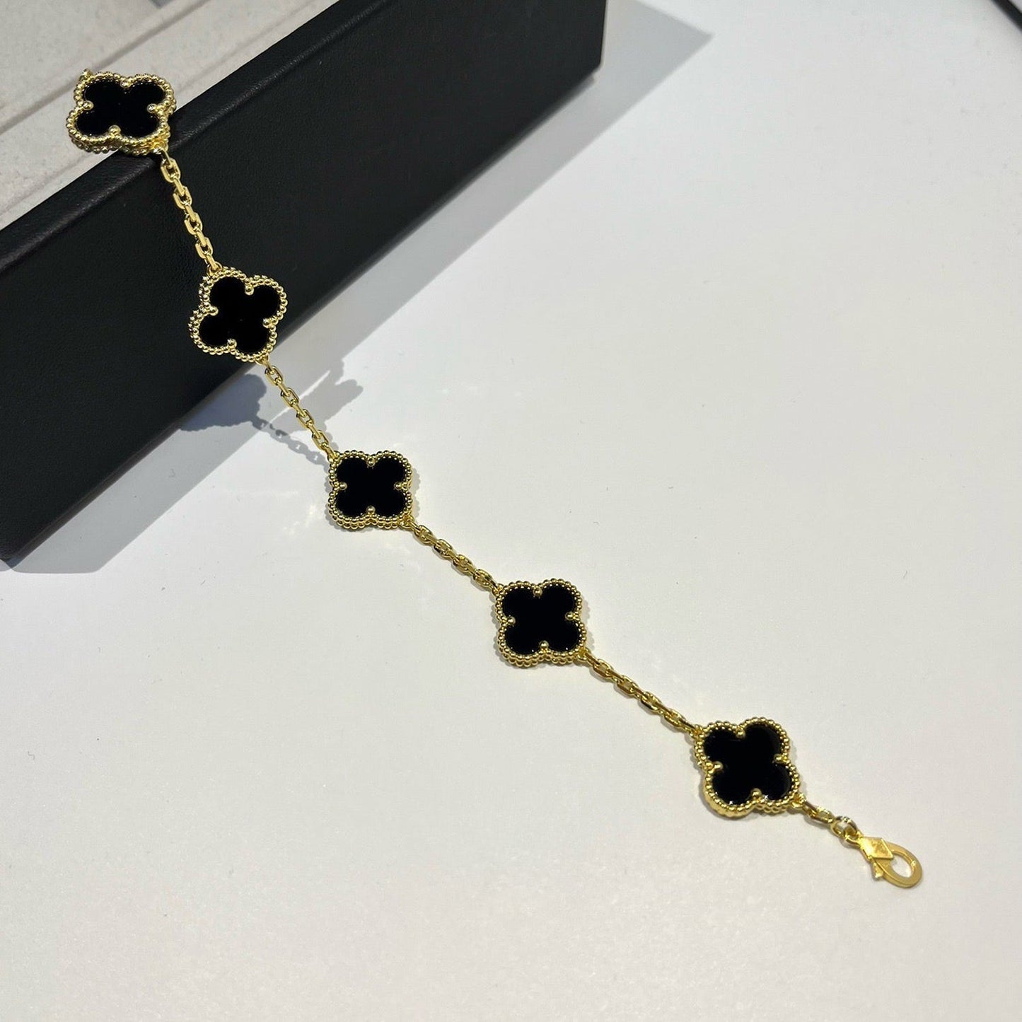 [BLUE TEARS] CLOVER 5 MOTIF ONYXS BRACELET COLLECTION