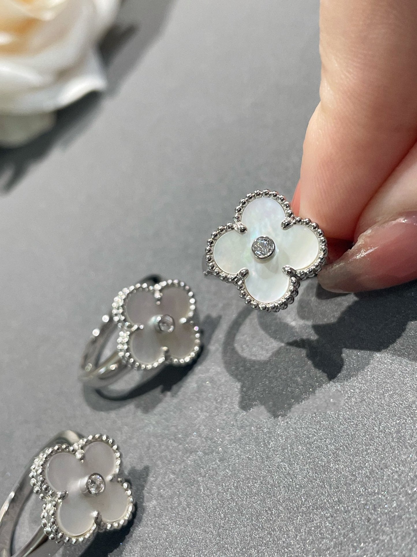 [BLUE TEARS]CLOVER SILVER MOP DIAMOND RING