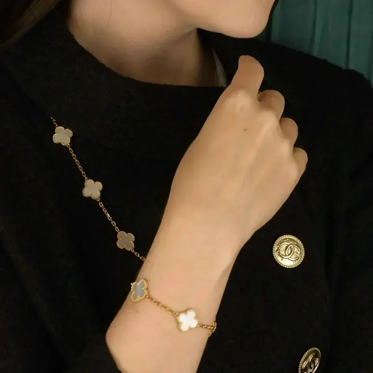 [BLUE TEARS]CLOVER WHITE PEARL MOP 5 MOTIF BRACELET COLLECTION