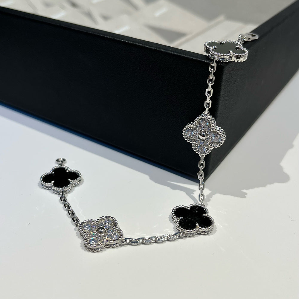[BLUE TEARS] CLOVER 5 MOTIF ONYXS BRACELET COLLECTION
