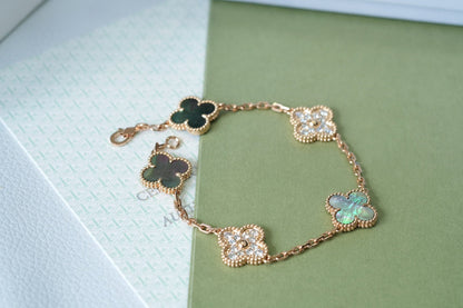 [BLUE TEARS] CLOVER 5 MOTIF GRAY MOP BRACELET COLLECTION